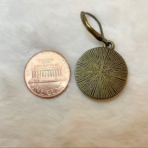 Unique Gustav Klimt “The Kiss” Pendant Earrings - Picture 6 of 6